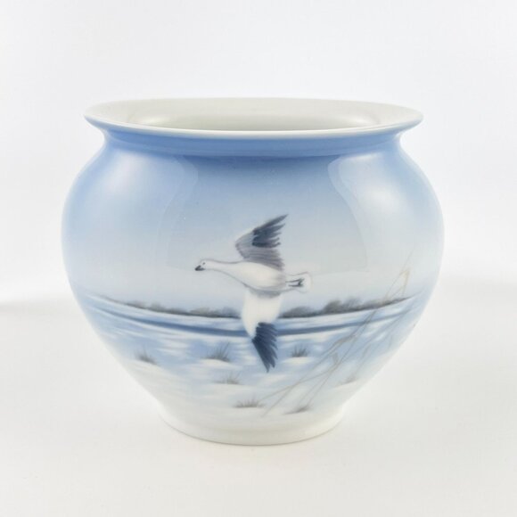 Vintage Lyngby Porcelain Copenhagen Denmark Nautical Fjord Goose Oval Bud Vase - Picture 1 of 7